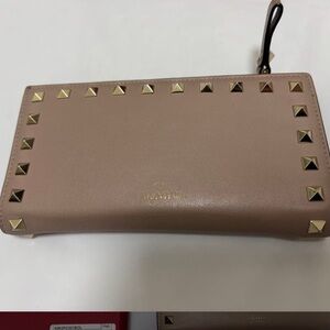 Valentino Garavani Taupe Leather Rockstud Zip Wallet with Gold Studs